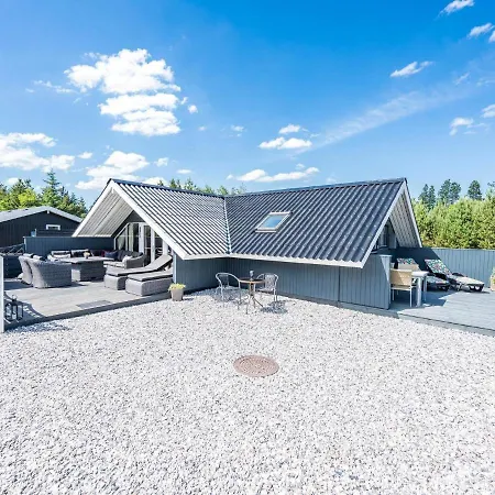 Holiday home Xli